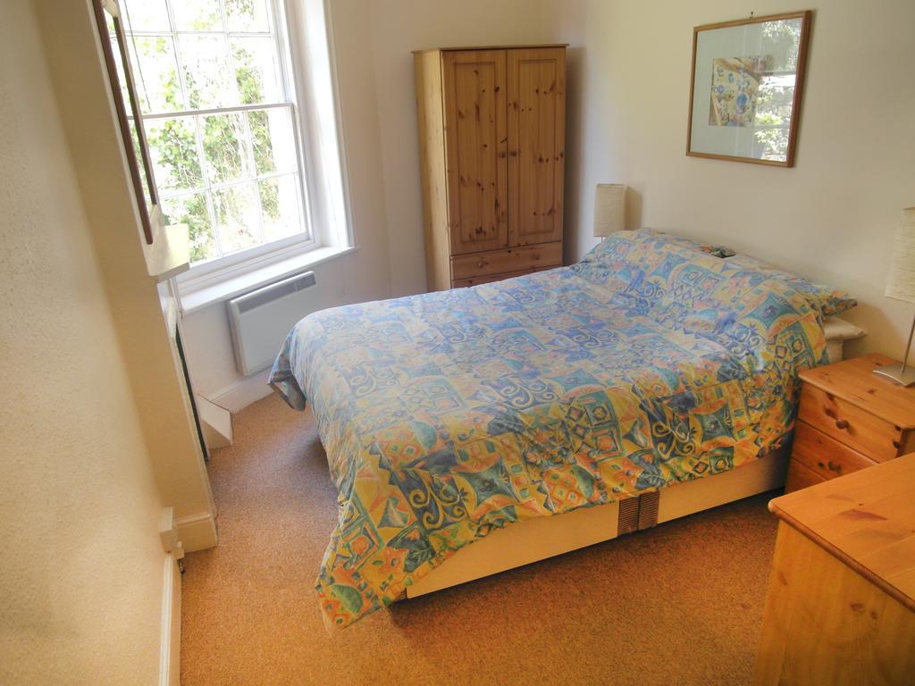 Woodcliffe Sea-view Apts *