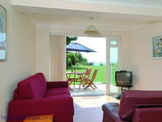 Woodcliffe Sea-view Apts *