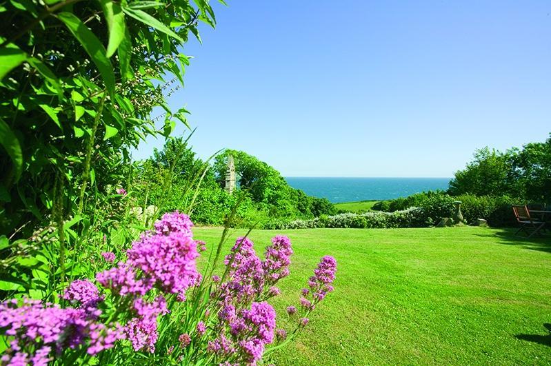 Woodcliffe Sea-view Apts * Ventnor