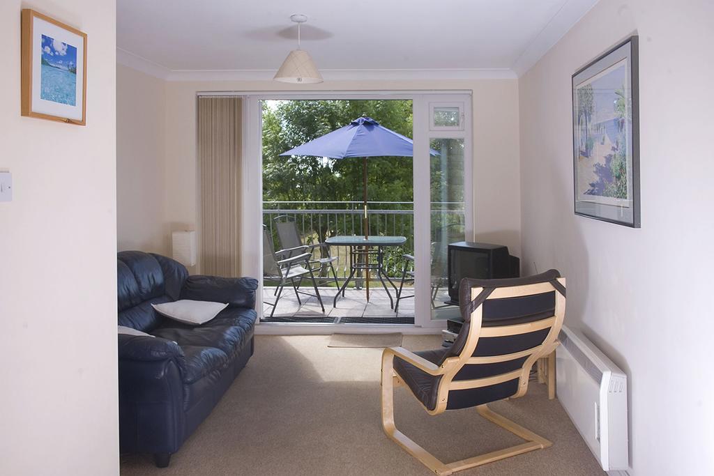 Woodcliffe Sea-view Apts * Ventnor